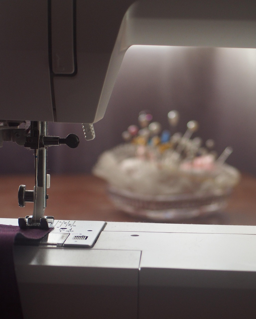 digital-01 bokeh, sewing machine, sewing, sew, needle, craft, tailoring, machine, equipment