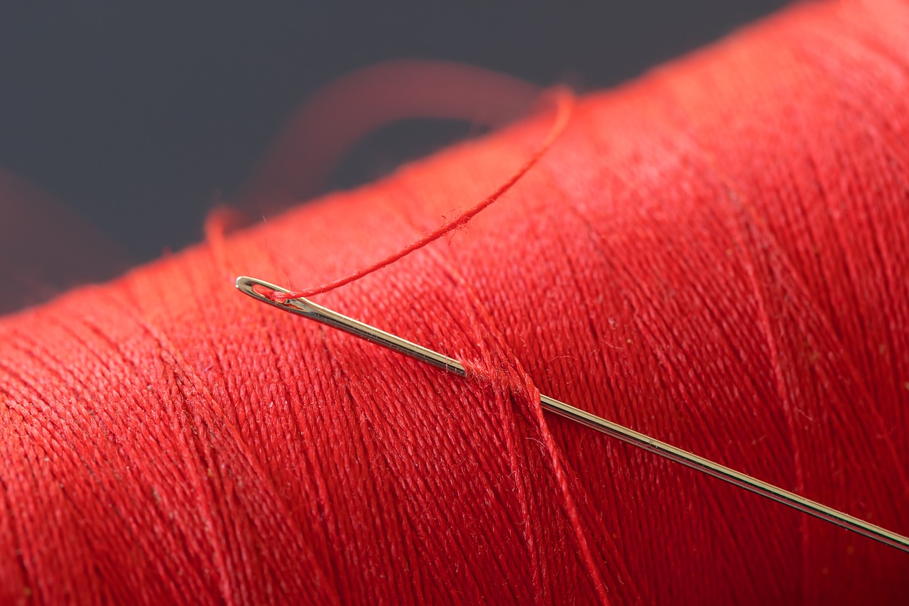 creative-03 red thread, cotton thread, needle, thread, yarn, sewing materials, tailoring materials, closeup, red thread, needle, needle, needle, needle, needle, thread, thread, thread, yarn
